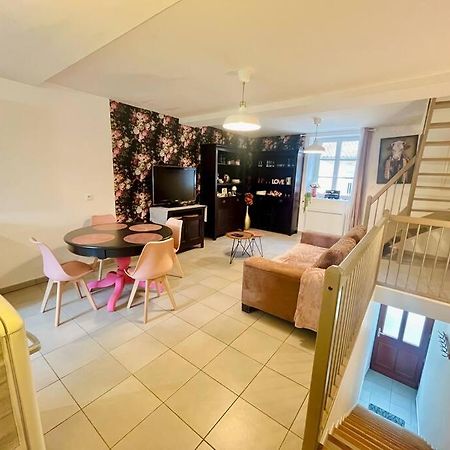 Magnifique Maison De Ville Morestel Екстериор снимка